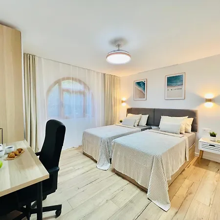 Paulmarie Lounge Ocean View